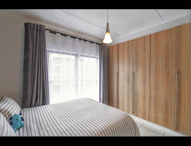 2 BEDROOM APARTMENT FOR SALE IN WATERFALL